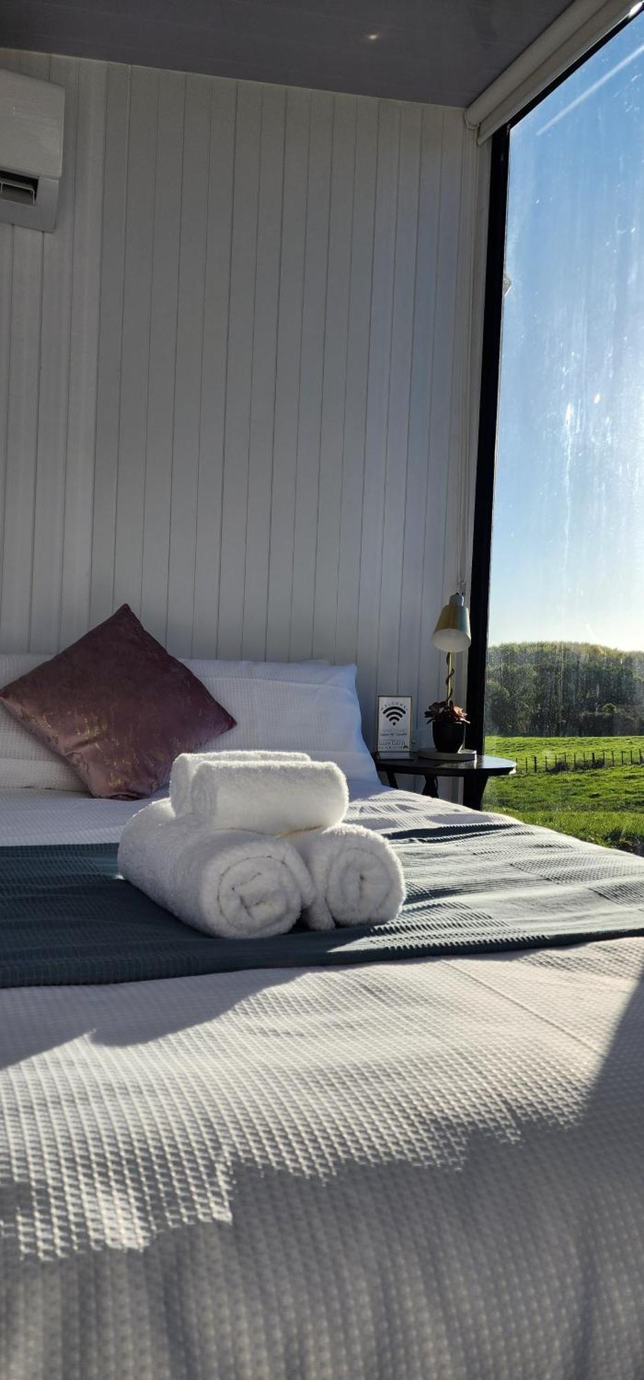 Cozy Cabin2 With Outdoor Bath At Dairy Flat Farm Waitoki Buitenkant foto